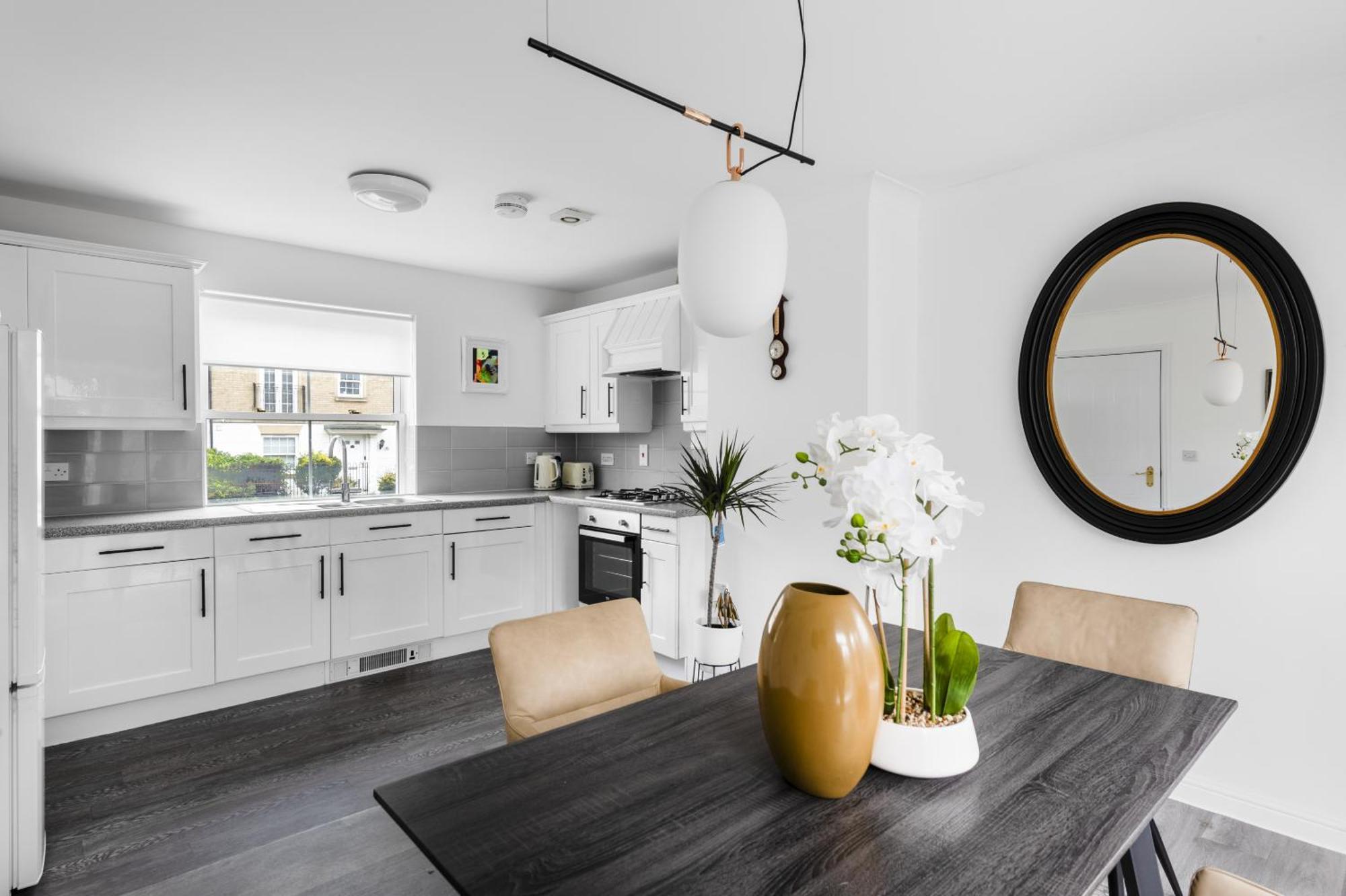 Luxurious 3 Bed House With Free Parking, Close To The Train Station & Town Braintree Exteriör bild